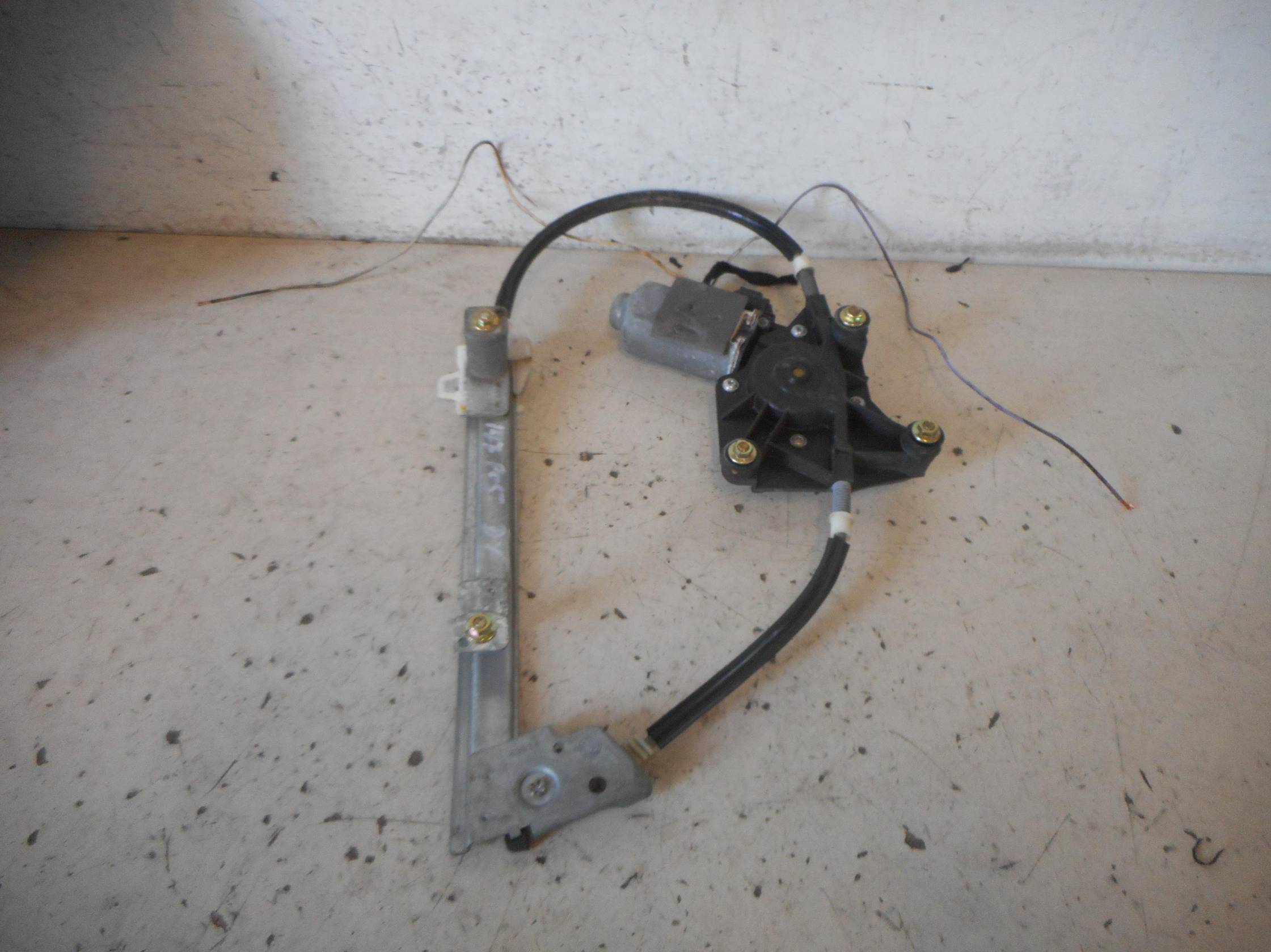 Alzacristallo elettr. porta post. con motorino dx.